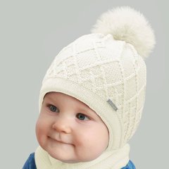 Детская шапка теплая молочная